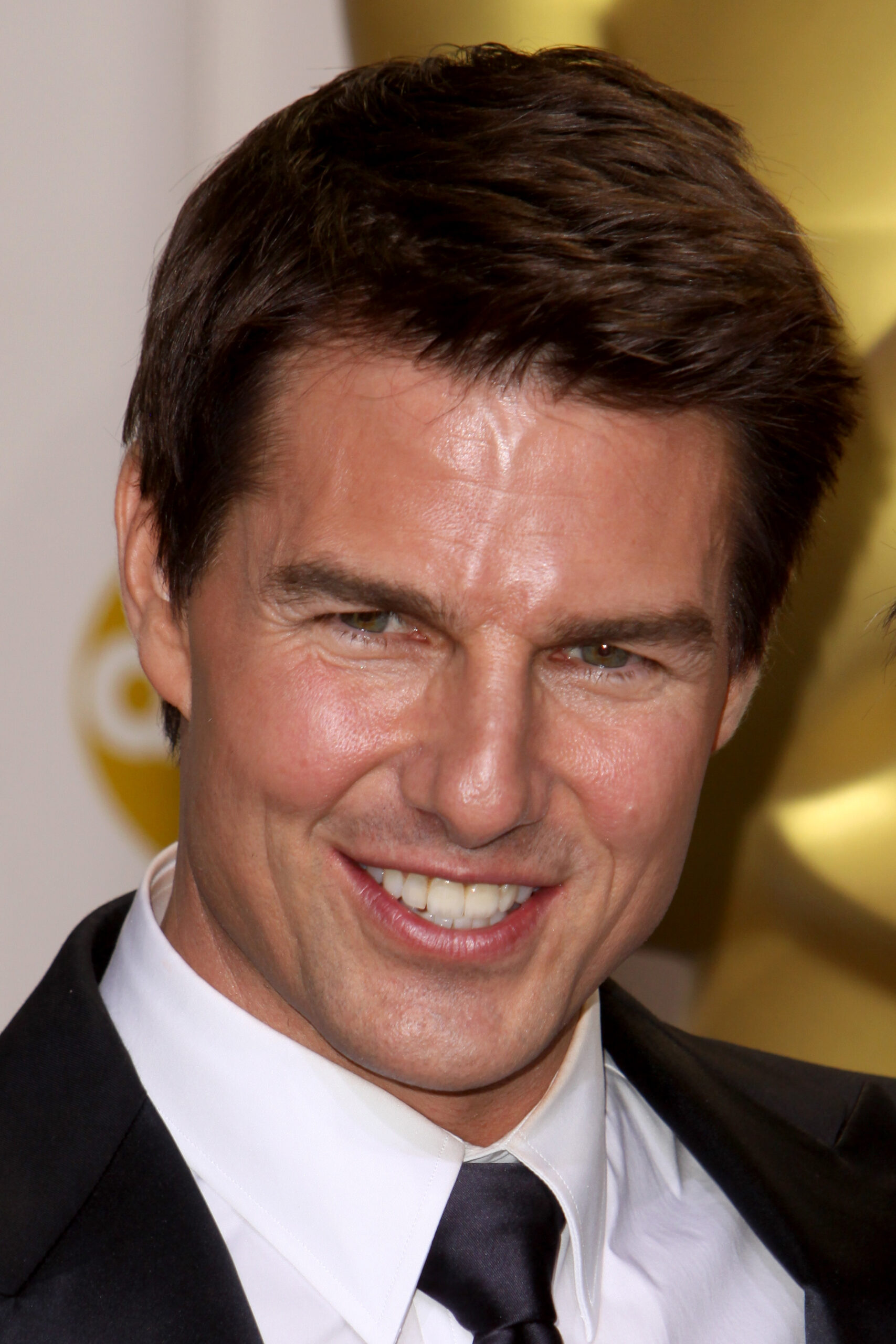 Tom Cruise: Beyond the Screen – Fascinating Insights into the Life of a Hollywood Icon